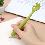 손가락 검정 볼펜 / 유성 학생볼펜