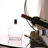 우아하게 캠핑 감성 맥주 병나발 병에 꽂는 와인잔