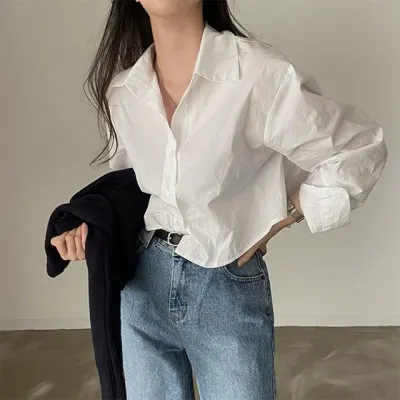 여성 크롭 화이트 셔츠 데일리 남친룩 티셔츠 반팔 슬림핏 상의