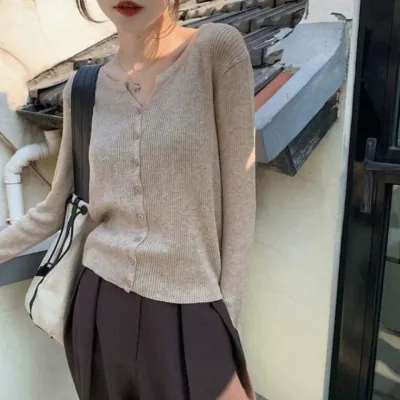 여자 부드러운 소재 데일리 외출 슬림 스타일 긴팔 가디건 여성 니트 라운드넥 봄가디건