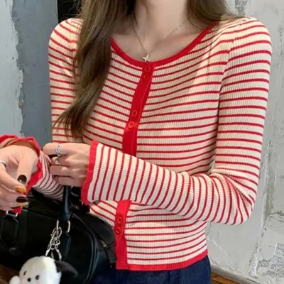 스트라이프 레드 롤업 가디건 여성 연말 모임 패션 가을 코디 여자 겨울 데이트룩 나들이