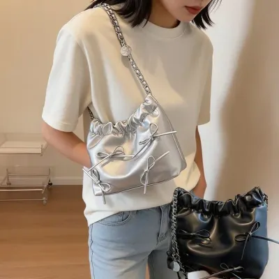 여성 리본 숄더백 복조리 가방 체인 스트랩 데일리백 외출 실버 블랙