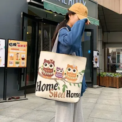 20대 여성 천원단 캐릭터 숄더백