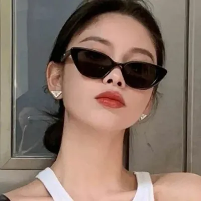 캣아이 썬글라스 볼드한 프레임 뿔테 레트로 느낌 힙한 데일리 패션 아이템