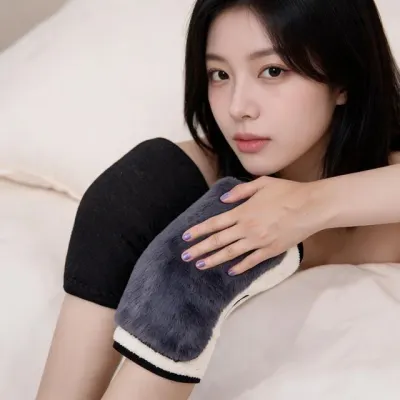 무릎보온패드 시린무릎 방한용품 접착형 무릎워머 겨울철 등산 실내 2P