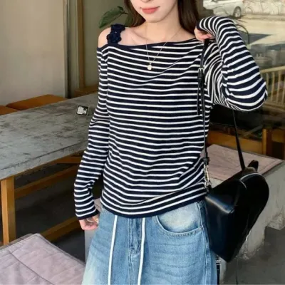 플라워스 트랩 오프 숄더 니트 페미닌룩 데일리룩 데이트룩