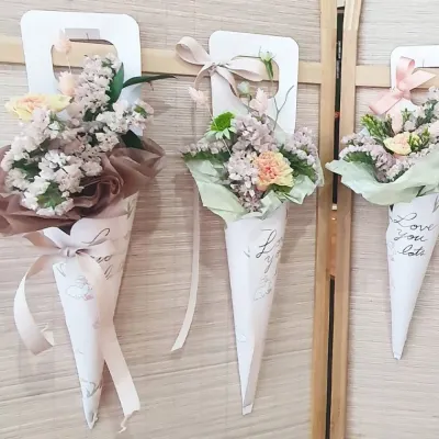 생화 가공화 행잉 꽃다발 프리저브드 장미 카네이션 인테리어 기념일 로즈데이 생일 졸업식 크리스마스