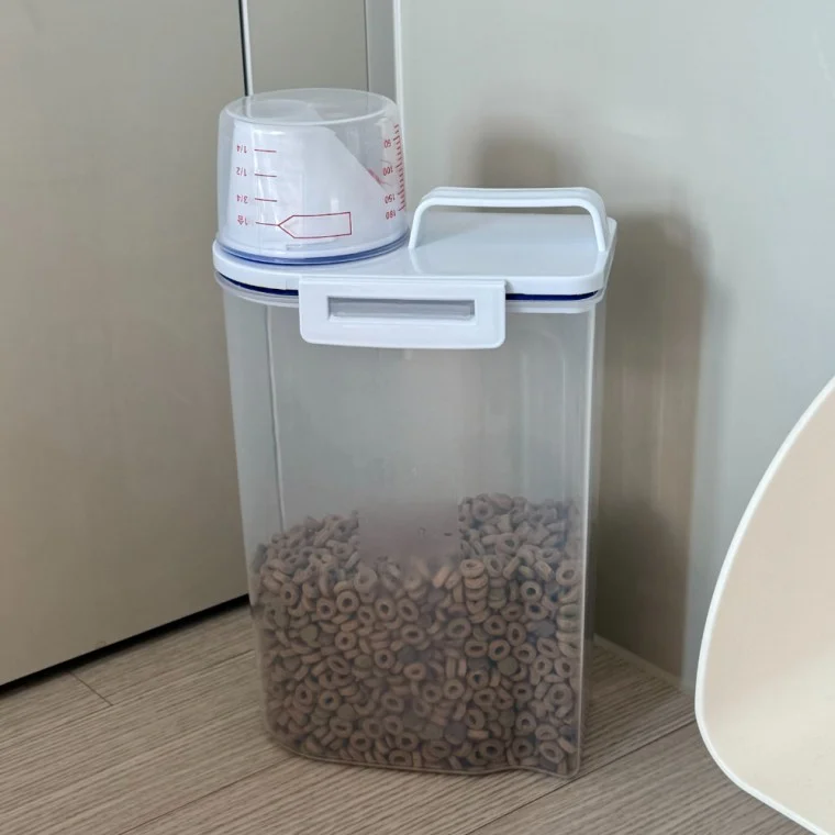 강아지 고양이 사료 보관통 2.5L